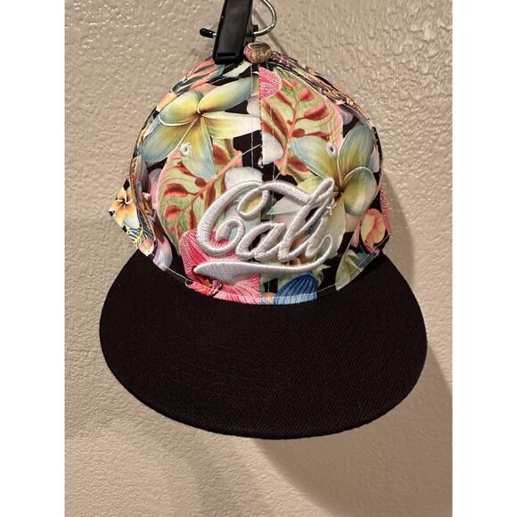 NWOT Cali Hat Cap Snap Back Tropical Floral Multicolor Adjustable - Picture 1 of 3